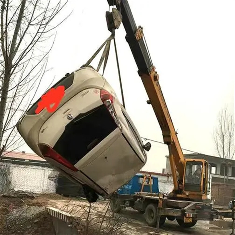 陆川吊车救援小汽车怎么吊